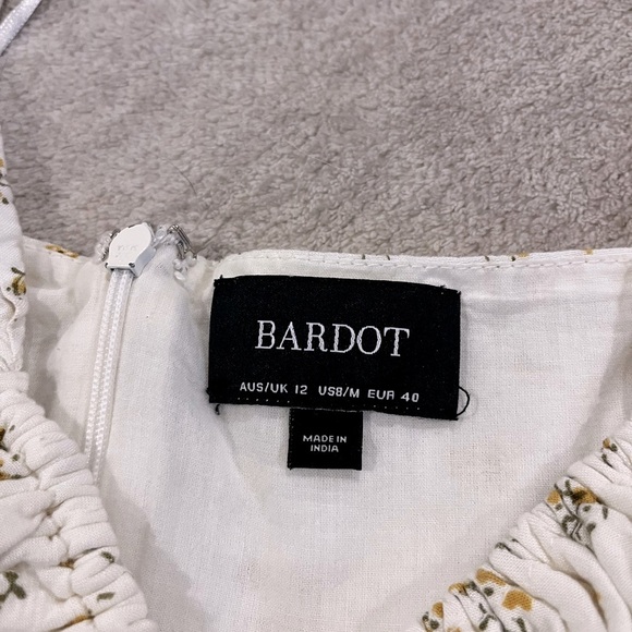 Bardot ditsy floral midi dress in ditsy fl Style # 56788DB Cottagecore - Picture 4 of 8